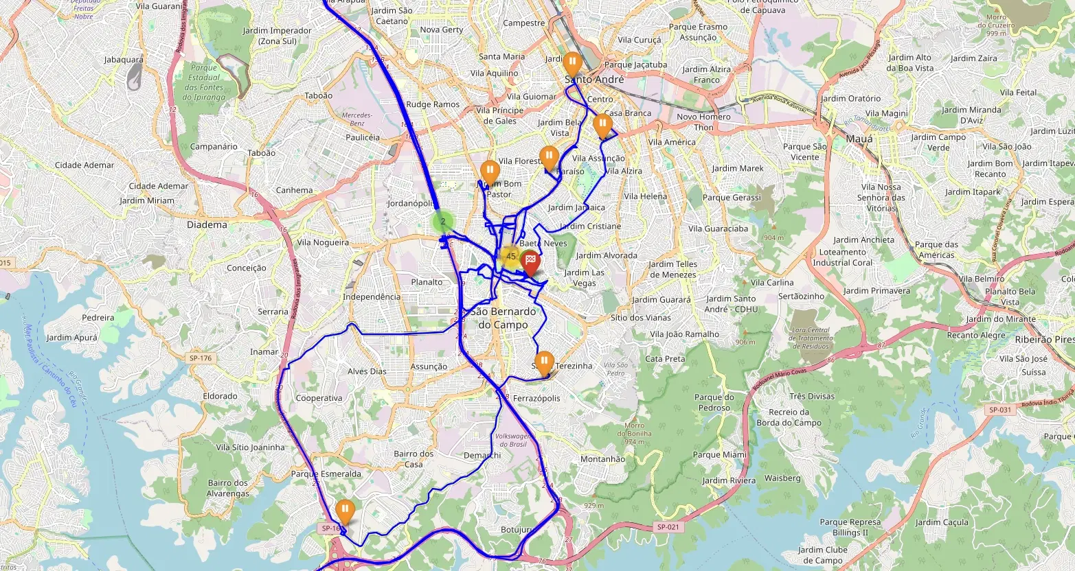 Mapa interativo com o trajeto de um veículo e as paradas do período