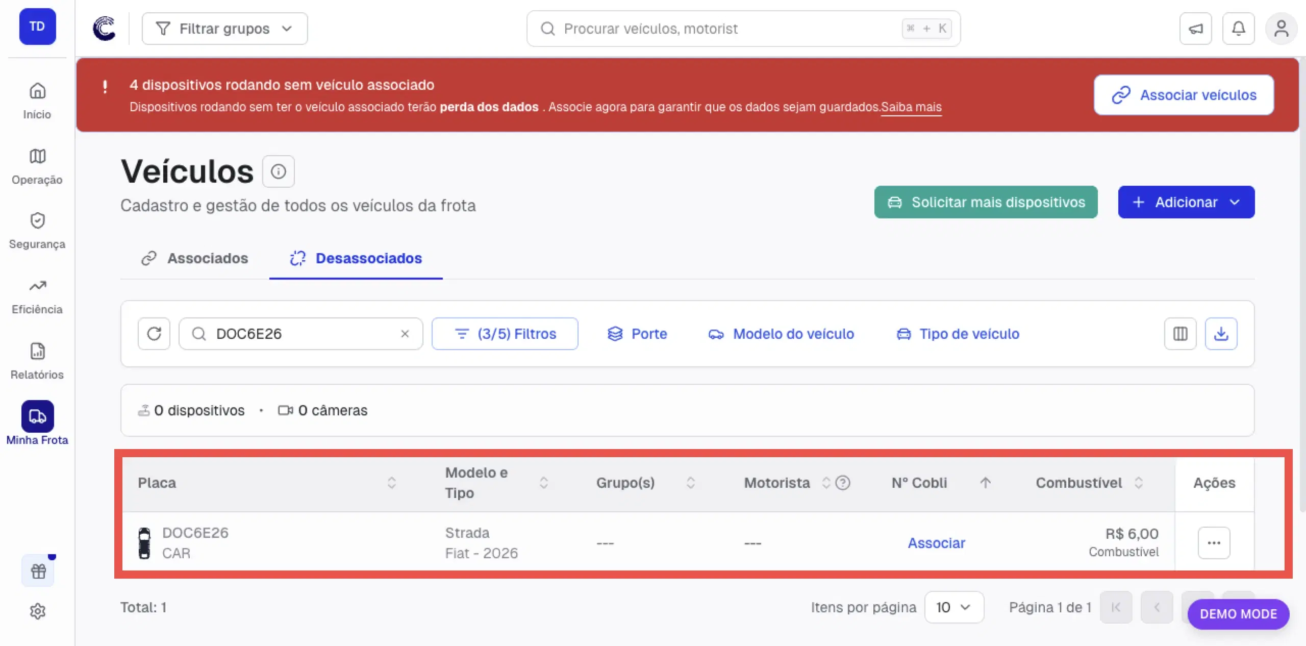 Veículo recém-cadastrado visível na lista de desassociados