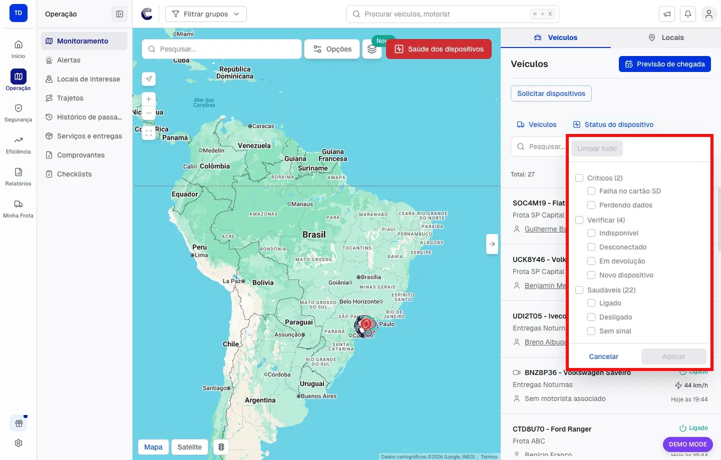 Filtro Status do dispositivo aberto no Mapa de monitoramento com opções críticas, verificar e saudáveis destacadas