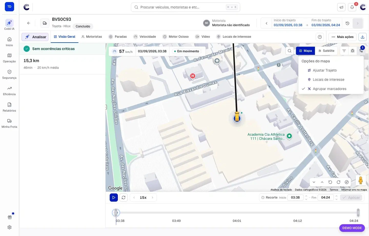 Menu de camadas do mapa com Ajustar Trajeto, Locais de interesse e Agrupar marcadores