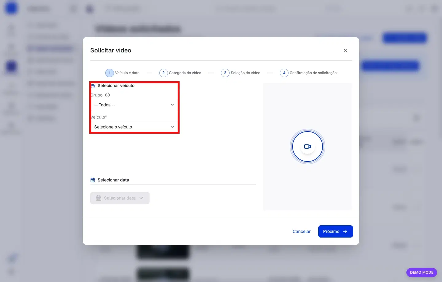 Modal de solicitação de vídeo com a etapa de seleção de grupo e veículo destacada